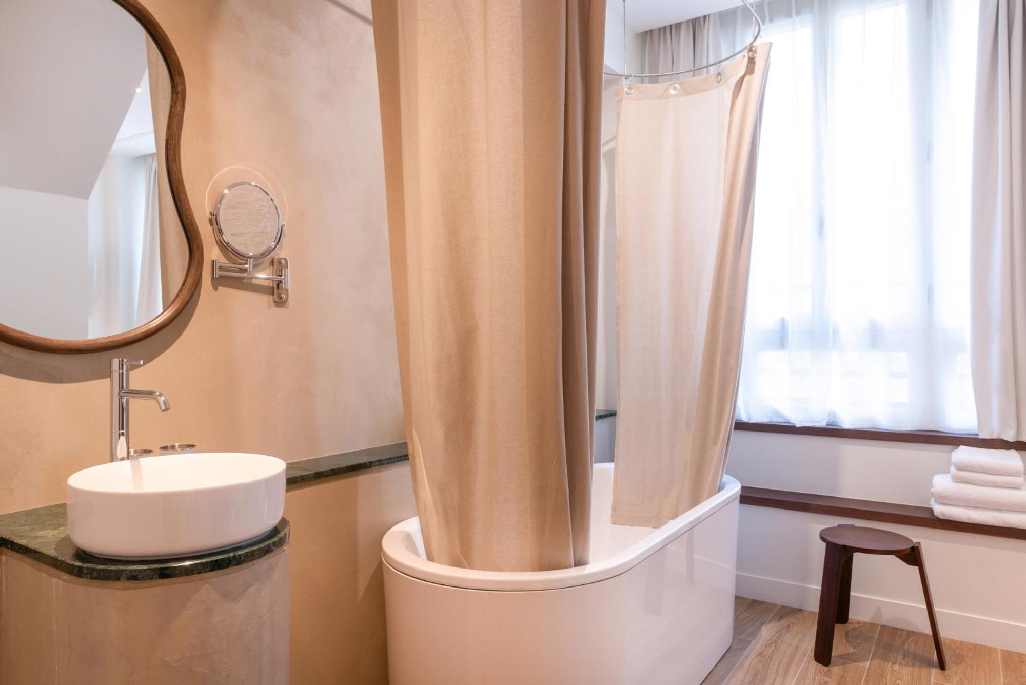 Le Lampika Hotel باريس الغرفة الصورة